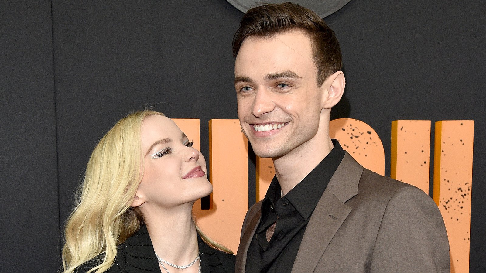 dove cameron and thomas doherty
