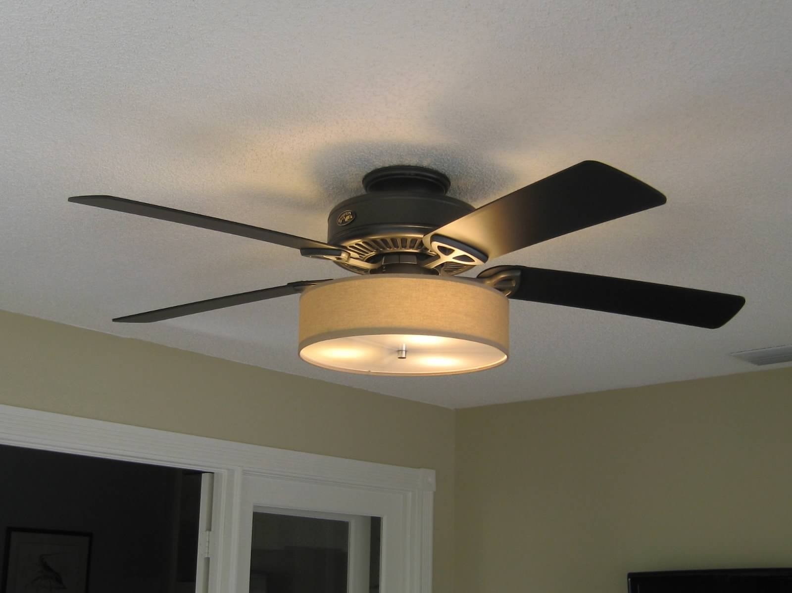 low profile ceiling fan with light