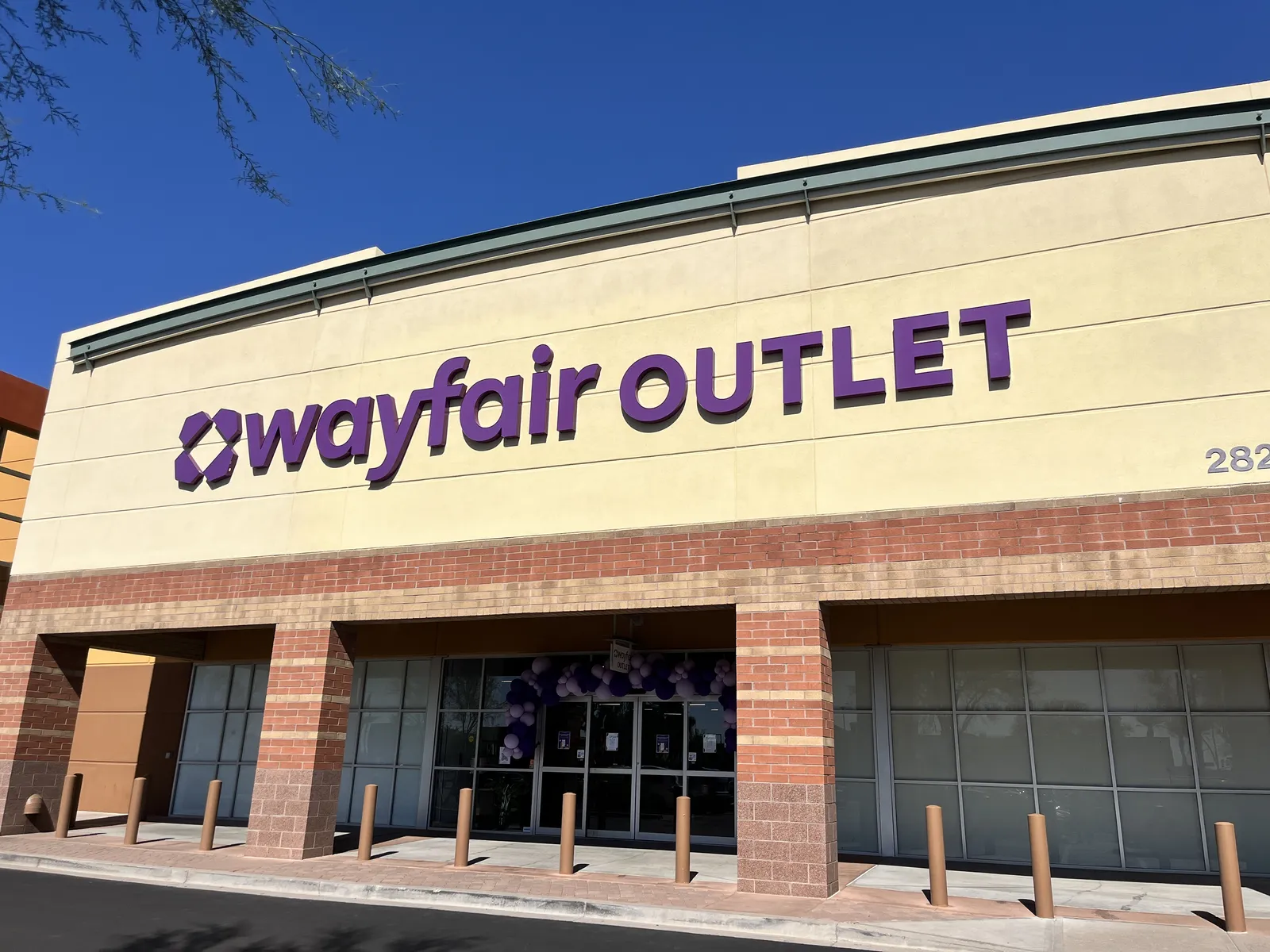 Wayfair Outlet Chandler: The Ultimate Guide to Furniture Deals and Home Decor Savings